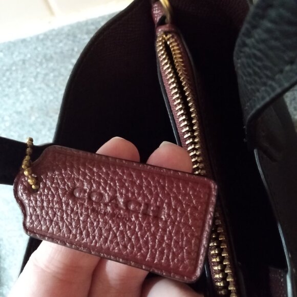 Solid black Coach bag - Picture 1 of 4